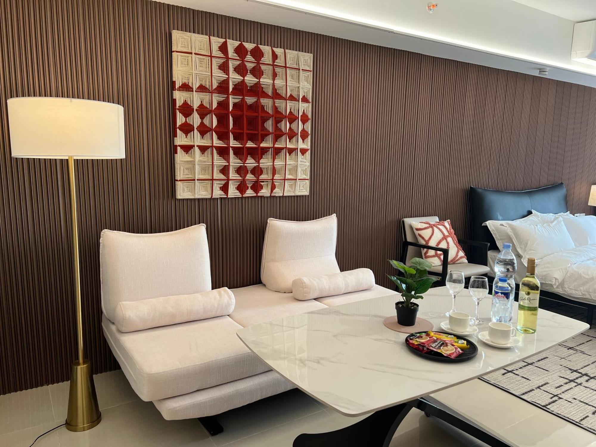 Luxurious European Style Penthouse Modern Apart Ment Cross City Of Dreams Okada Solaire Moa Airport 마닐라 외부 사진