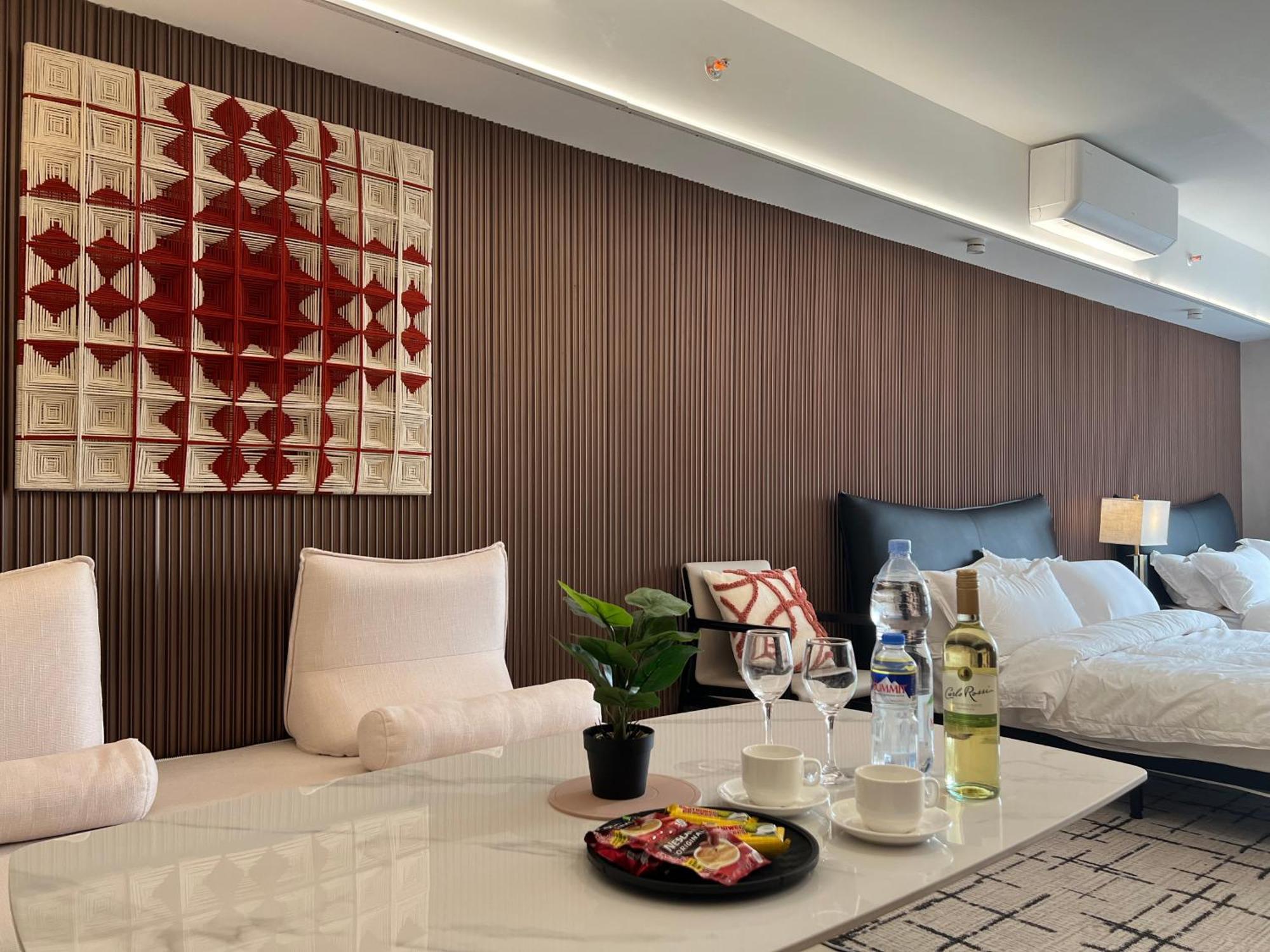 Luxurious European Style Penthouse Modern Apart Ment Cross City Of Dreams Okada Solaire Moa Airport 마닐라 외부 사진