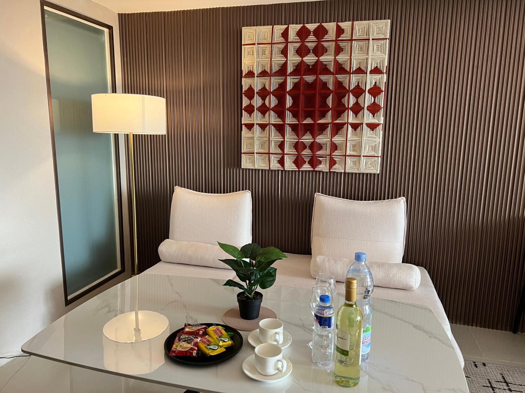 Luxurious European Style Penthouse Modern Apart Ment Cross City Of Dreams Okada Solaire Moa Airport 마닐라 외부 사진