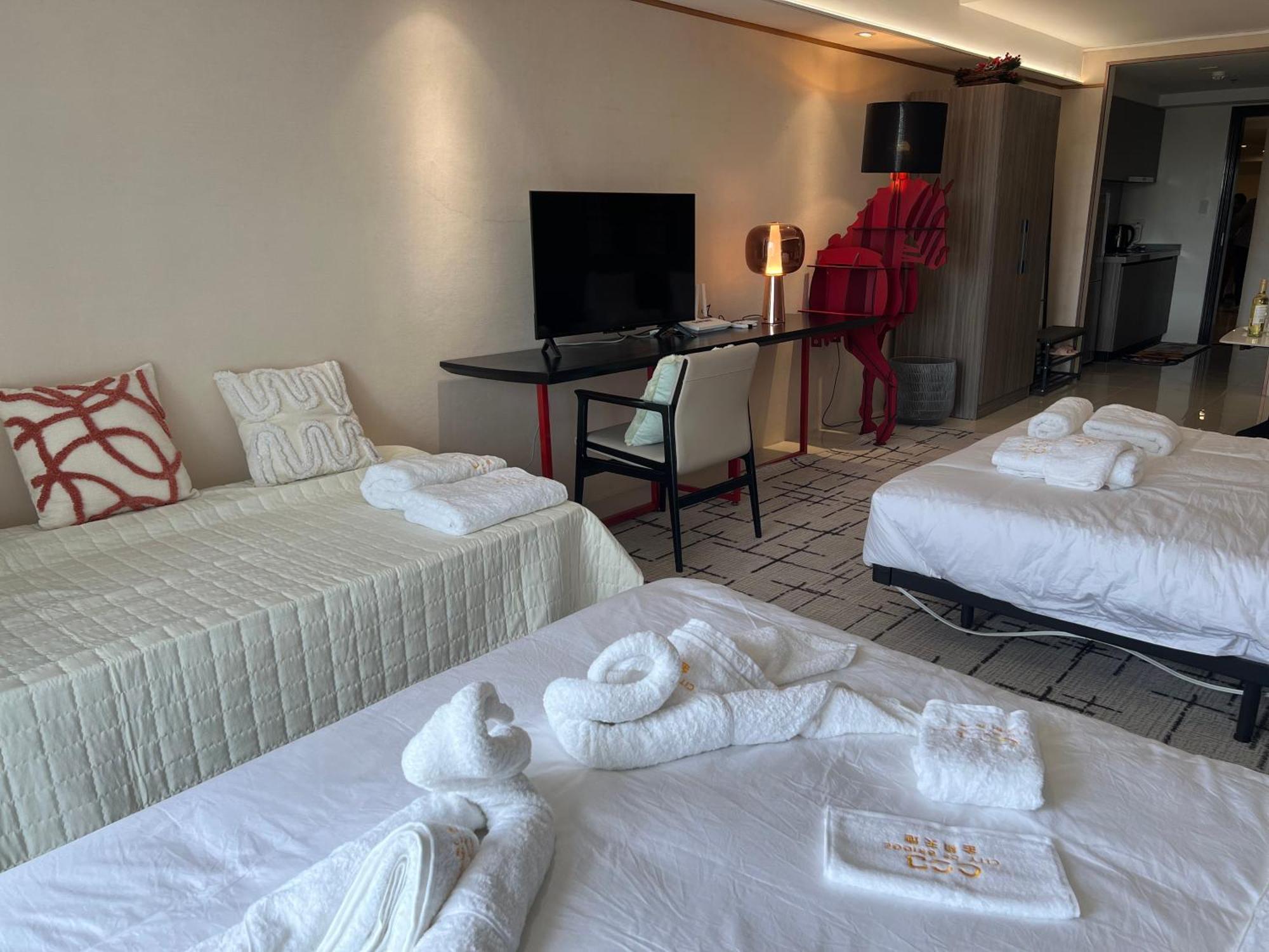 Luxurious European Style Penthouse Modern Apart Ment Cross City Of Dreams Okada Solaire Moa Airport 마닐라 외부 사진